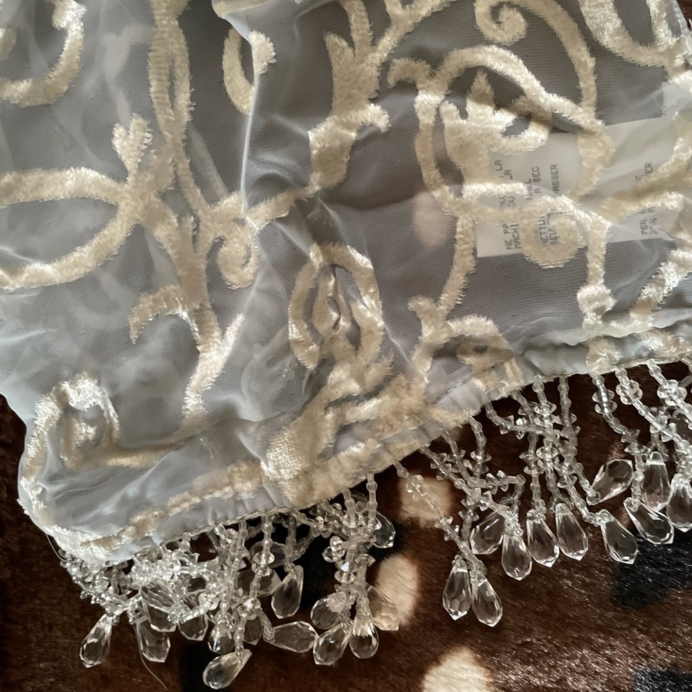 “Jessica McClintock” Shawl! - Picture 2 of 3